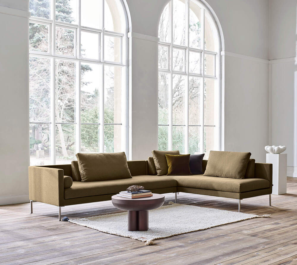 Juul-701-cornersofa-310x220-cm-Marn-49-and-Juul-701-chair-80x90-cm-Main-Lifestyle.jpg Juul-701-cornersofa-310x220-cm-Marn-49-and-Juul-701-chair-80x90-cm-Main-Lifestyle